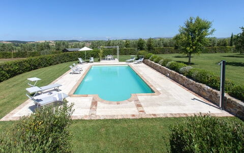 Villa Sant'andrea: Sky, Plant, Water, Swimming Pool, Building, Shade, Architecture, Tree, Residential Area, Grass
