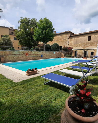 Villa Delle Palme: Plant, Cloud, Sky, Property, Building, Flowerpot, Tree, Urban Design, Shade, Leisure