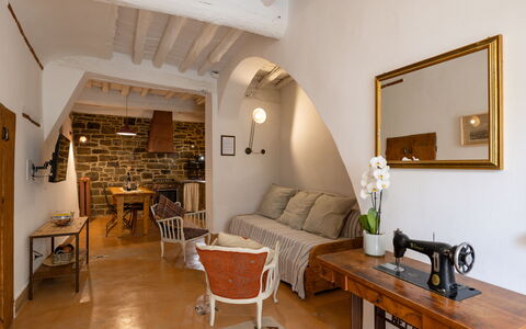 La Piccina: Table, Furniture, Picture Frame, Mirror, Property, Couch, Wood, Living Room, Comfort, Interior Design