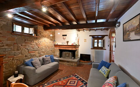 Villa Sette Ponti Levante: Picture Frame, Property, Furniture, Couch, Living Room, Wood, Interior Design, Flooring, Architecture, Building