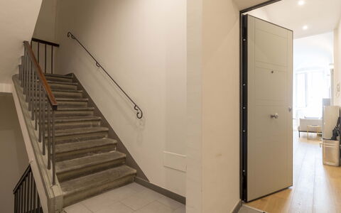 Atelier la Scala: Building, Wood, House, Flooring, Stairs, Hall, Real Estate, Door, Hardwood