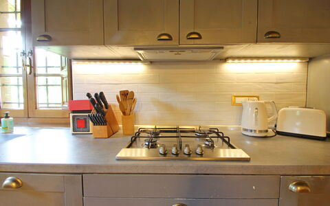 Villa L'antico Casale: Countertop, Cabinetry, Kitchen Sink, Property, Kitchen Appliance, Gas Stove, Kitchen, Kitchen Stove, Cooktop, Sink