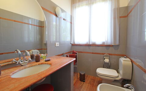 Appartamento Levante: Property, Furniture, Window, Plumbing Fixture, Sink, Building, Tap, Interior Design, Cabinetry, Wood