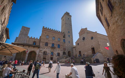 Casa Martina, Piazza Delle Erbe, San Gimignano: Building, City, Town, Facade, Architecture, Public Space, Landmark, Medieval Architecture, Town Square