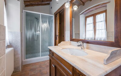 Accommodation:&nbsp;Macina Apt.