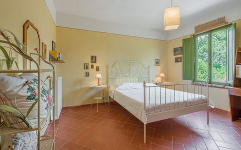 Il Palazzetto Francigena, Monteriggioni: Furniture, Window, Comfort, Bed Frame, Textile, Building, Wood, Interior Design, Bed