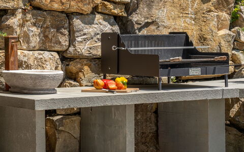 Villa Paradise: Wood, Orange, Countertop, Gas, Kitchen, Stone Wall, Rectangle, Landscape, Concrete, Table