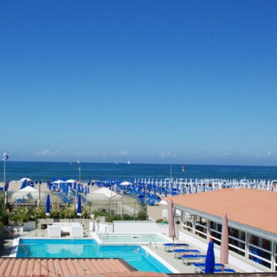 Tosca With Beach & Breakfast Included