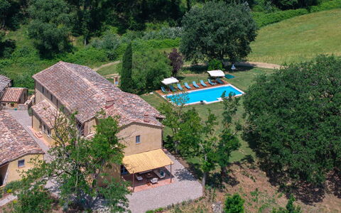 Villa Aiale: Swimming Pool, Resort, Estate, Eco Hotel, Cottage, Hacienda, Farmhouse, Villa, Garden, Backyard