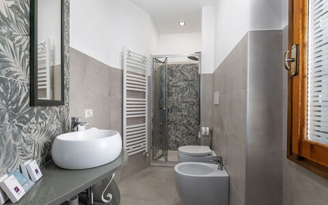 Villa Chicco: Plumbing Fixture, Building, Sink, Bathroom, Interior Design, Flooring, Floor, Wood, Bathroom Sink