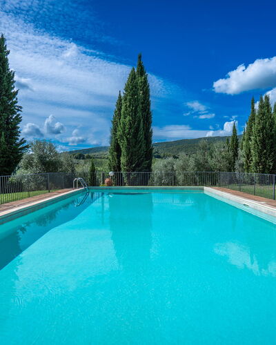 La Tesa Country House With Pool S. Gimignano: Blue, Swimming Pool, Eco Hotel, Landscaping, Hacienda, Evergreen, Larch, Villa