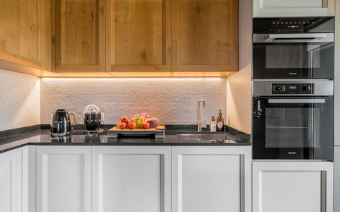 Ciliegino Spereto Apartment, Pool And Relax , Mont: Cabinetry, Countertop, Kitchen Stove, Kitchen Appliance, Kitchen, Tableware, Stove, Interior Design, Wood, Home Appliance