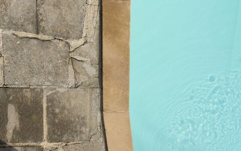 Borgo Dolciano: Water, Wood, Rectangle, Beige, Road Surface, Tints And Shades, Composite Material, Brick, Pattern
