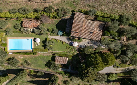 Villa Delle Rose: Ecoregion, Plant, Building, Land Lot, Natural Landscape, House, Wall, Residential Area, Landscape, Rural Area