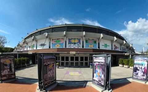 Romina Apartment, Florence, Campo Marte: Sky, Cloud, Plant, Shade, Leisure, Building, Tree, City, Facade, Urban Design