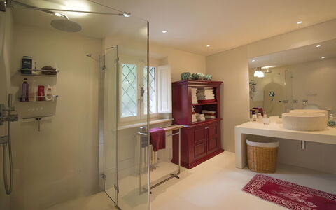 Villa Bongi: Interior Design, Wall, Plumbing Fixture, Flooring, Bathroom, Bathroom Sink, Floor, Sink, Ceiling, Bathroom Cabinet
