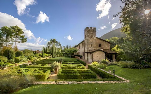 Villa Bongi: Garden, Shrub, Landscaping, Botanical Garden, Lawn, Yard, Backyard, Estate, Park