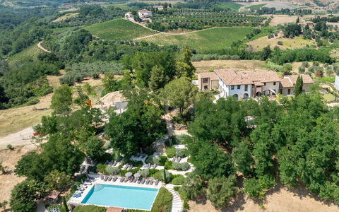 Punteriolo Spereto Family Apartment With Pool,: Tree, Residential Area, Landscape, Bird'S-Eye View, Land Lot, Human Settlement, Aerial Photography, Rural Area, Estate, Swimming Pool