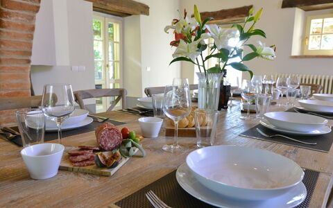 Villa Il Troscione: Furniture, Tableware, Table, Chair, Wood, Interior Design, Kitchen & Dining Room Table, Serveware, Dining Room, Flooring