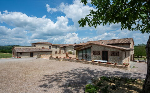 La Piazzetta, Borgo Campassini, Monteriggioni: Roof, Cottage, Estate, Village, Farmhouse, Cobblestone, Driveway, Villa, Hacienda, Courtyard