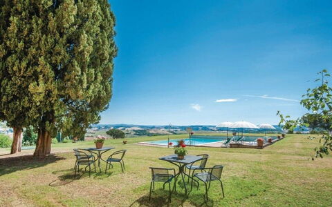 Il Tinaio: Blue, Landscaping, Park, Swimming Pool, Villa