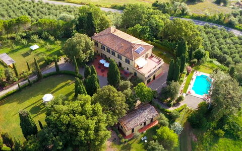 La Palazzina: Estate, Hacienda, Mansion, Garden, Villa, Farmhouse, Eco Hotel, Yard, Historic House, Resort