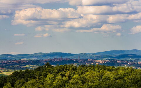 Villa Giuncheto: Sky, Blue, Daytime, Nature, Natural Environment, Horizon, Hill, Cloud, Natural Landscape, Grassland