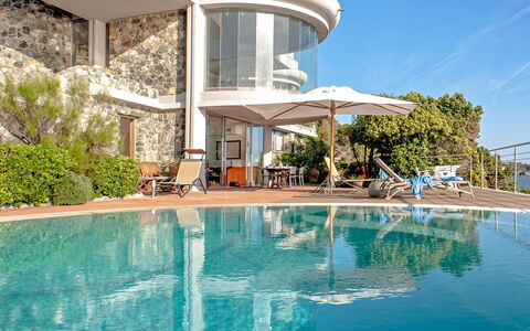 Villa Baia al Mare: Swimming Pool, Resort, Estate, Mansion, Villa, Eco Hotel, Hotel, Hacienda, Resort Town