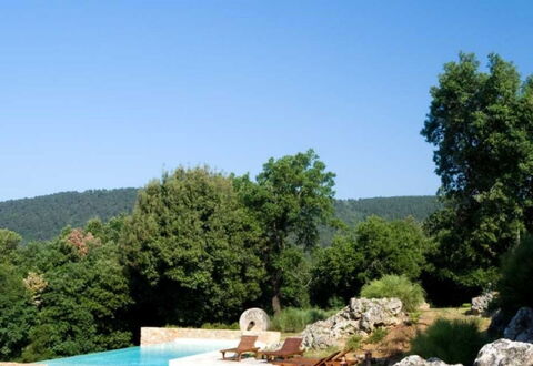 Villa Pipirelli: Tree, Swimming Pool, Eco Hotel, Landscaping, Villa, Resort, Hacienda, Farmhouse, Water Feature