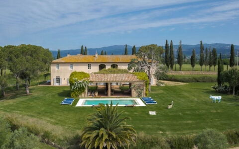 Villa Moscato: Estate, Lawn, Garden, Landscaping, Farmhouse, Mansion, Villa, Park, Plantation, Hacienda