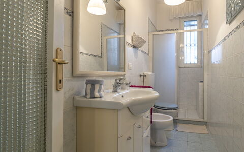 Casa Liliana Ac, Wifi, Forte Dei Marmi: Plumbing Fixture, Bathroom, Bathroom Sink, Flooring, Floor, Interior Design, Sink, Toilet, Tap, Plumbing