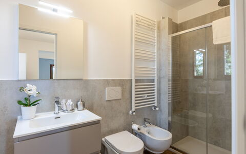 Poggio Padule: Flooring, Floor, Interior Design, Bathroom, Plumbing Fixture, Sink, Ceiling, Tap, Plumbing, Room