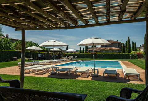 Il Roseto: Swimming Pool, Resort, Outdoor Furniture, Garden, Hacienda, Estate, Lawn, Sunlounger, Villa, Yard