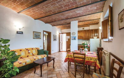 Mangiatoia: Wall, Apartment, Floor, Room, Houseplant, Flowerpot, Chair, Wood Stain, Paint, Kitchen & Dining Room Table