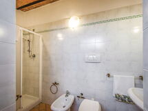 Accommodation:&nbsp;Granaio