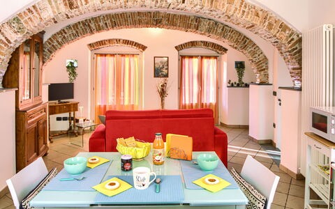 Ca Du Checcu: Furniture, Interior Design, Home, Flooring, Floor, Table, Ceiling, Apartment, Room, Living Room