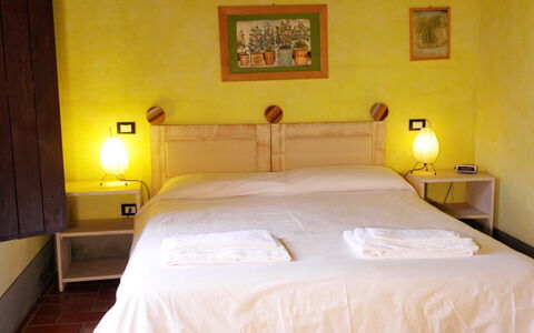 Appartamento La Vecchia Cedraia, Wifi, Perugia: Interior Design, Bed, Furniture, Bedroom, Wall, Floor, Flooring, Wood, Bed Sheet, Room