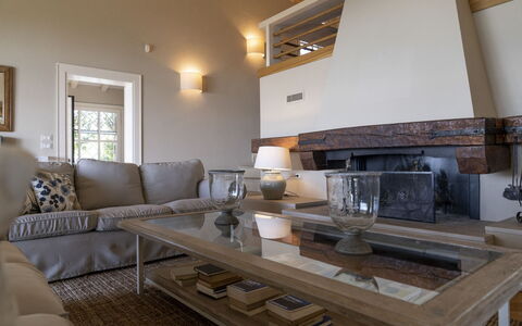 Bianca la Luna: Furniture, Interior Design, Couch, Living Room, Flooring, Wood, Ceiling, Room, Floor, Lighting