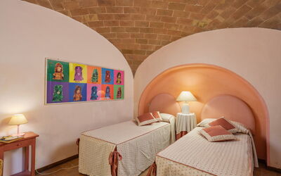 Accommodation:&nbsp;Sparrow