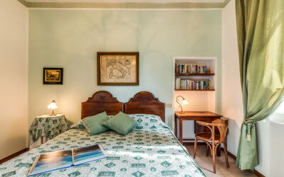 Accommodation:&nbsp;Swallow