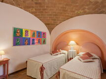 Accommodation:&nbsp;Sparrow