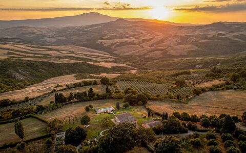 Casalberna: Mountainous Landforms, Hill, Natural Landscape, Horizon, Mountain, Highland, Landscape, Ecoregion, Plain, Hill Station