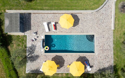 Il Querceto: Swimming Pool, Garden, Leisure, Water Feature, Landscaping, Backyard, Lawn, Resort, Yard, Outdoor Furniture