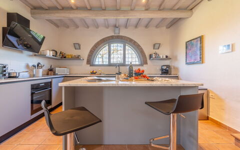 Il Querceto: Furniture, Kitchen, Interior Design, Countertop, Flooring, Kitchen Appliance, Ceiling, Cabinetry, Floor, Room