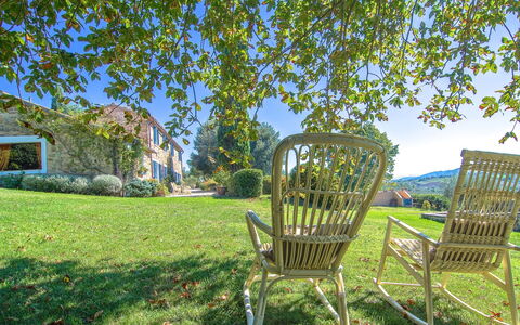 Villa Sagrantino: Shrub, Garden, Lawn, Spring, Outdoor Furniture, Cottage, Landscaping, Chair, Yard, Backyard