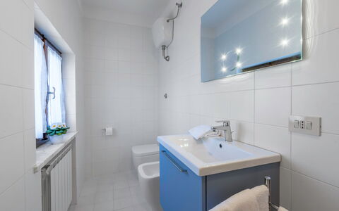 Agriturismo Agresto Apartments And Cottage, Pool,: Bathroom, Plumbing Fixture, Wall, Interior Design, Bathroom Sink, Flooring, Sink, Floor, Tap, Mirror