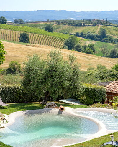 Villa Elsa di Bibbiano Pool, Sauna and View: Swimming Pool, Residential Area, House, Garden, Resort, Estate, Backyard, Outdoor Furniture, Eco Hotel, Hacienda