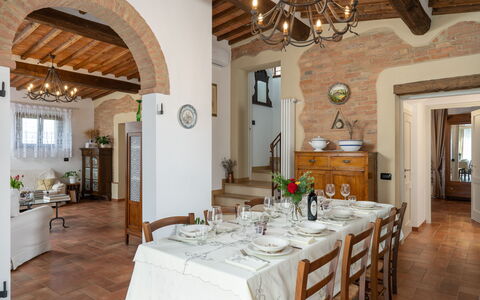 Capanna di Elfo: Furniture, Interior Design, Wood, Flooring, Table, Kitchen & Dining Room Table, Ceiling, Chair, Dining Room, Floor