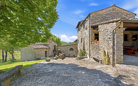 La Dimora del Chianti Dimora: Stunning Tuscan Ston: Wall, Building, House, Architecture, Rural Area, Landscape, Stone Wall, Home, Roof, Cottage