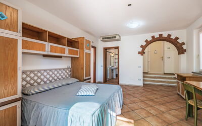 Accommodation:&nbsp;La Rocca 120.1